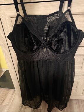 Torrid Black Lace & Velvet clipdot Babydoll Chemise